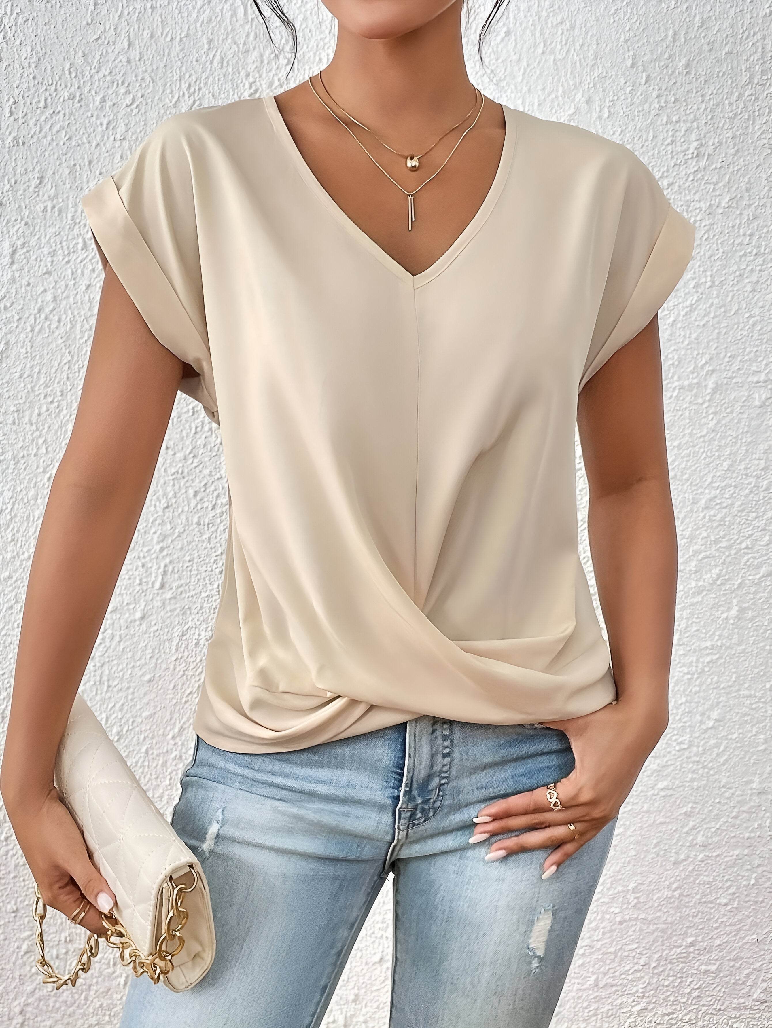 NOËLLE™ | Casual T-Shirt with Sweetheart Neckline