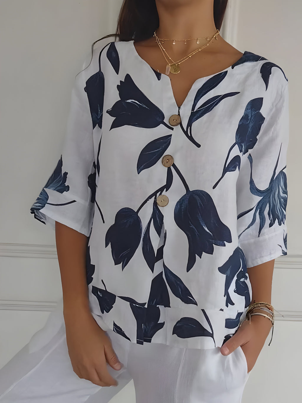 NOËLLE™ | Spring Floral V-Neck Blouse